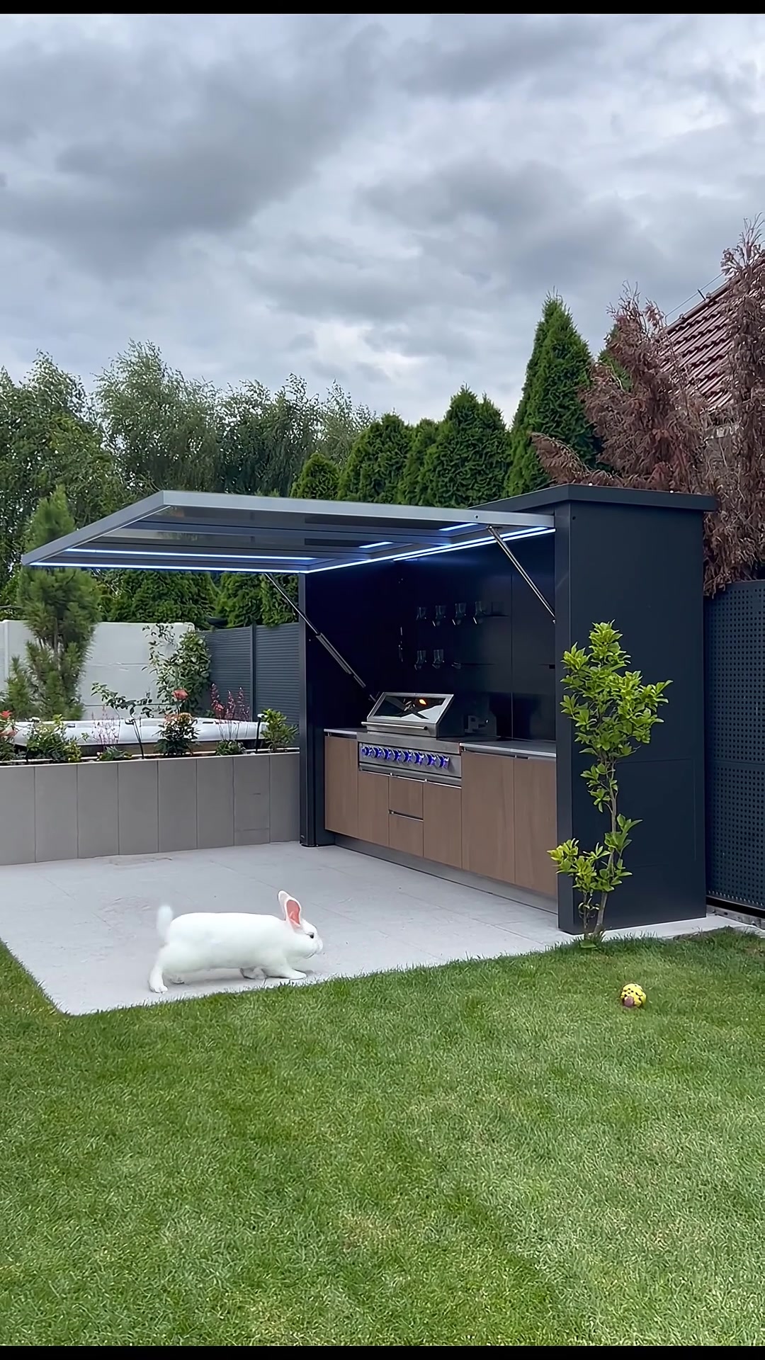 @Grilluxe Outdoor Kitchens