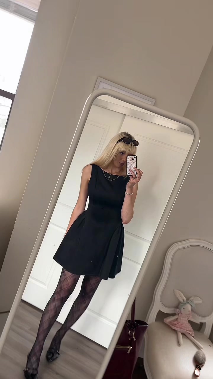 @jeanieefrances