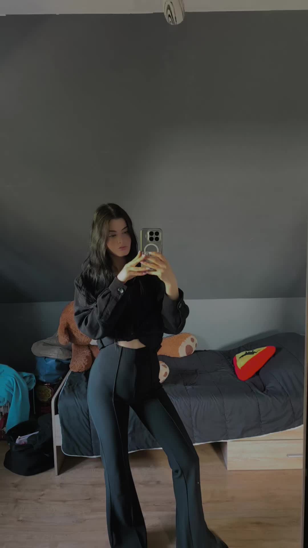 @Hi_Ana