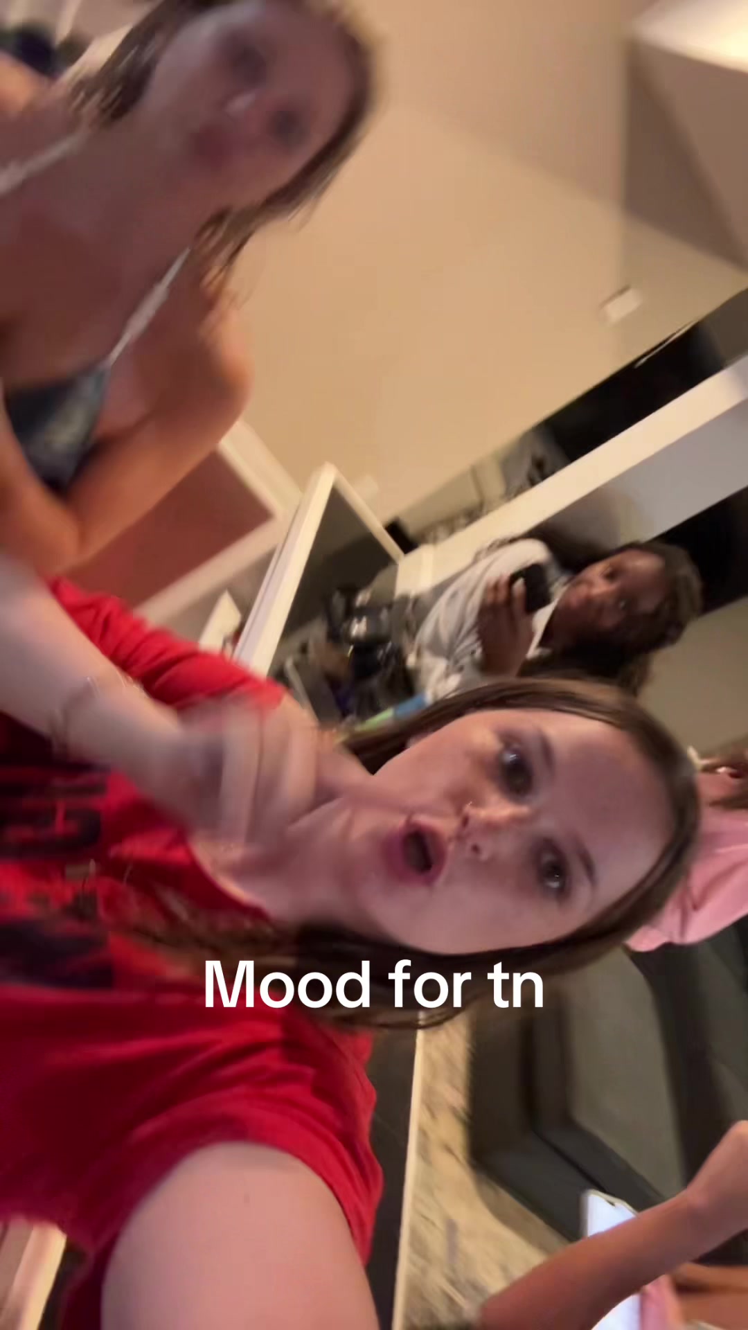 @bellacatania
