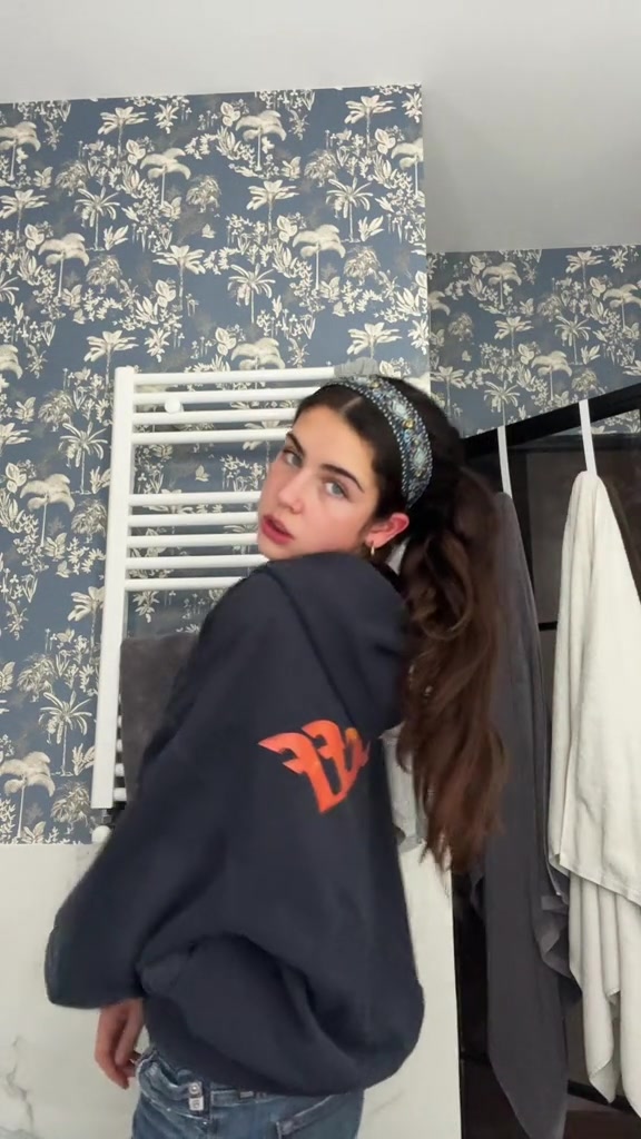 @meeeerrchss