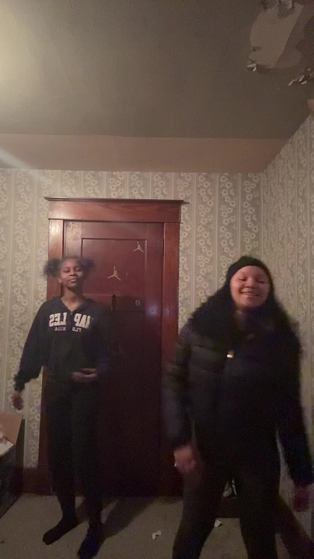 @whitteeeeGirlllaaaaaa