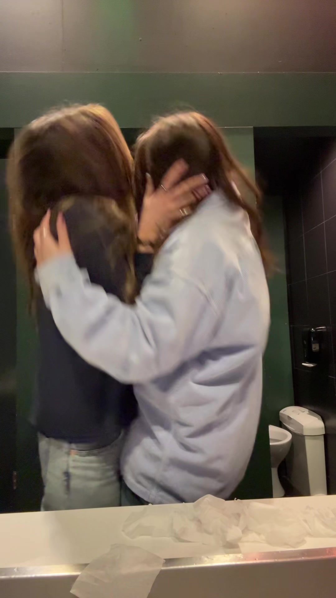 @elena🧞♀️