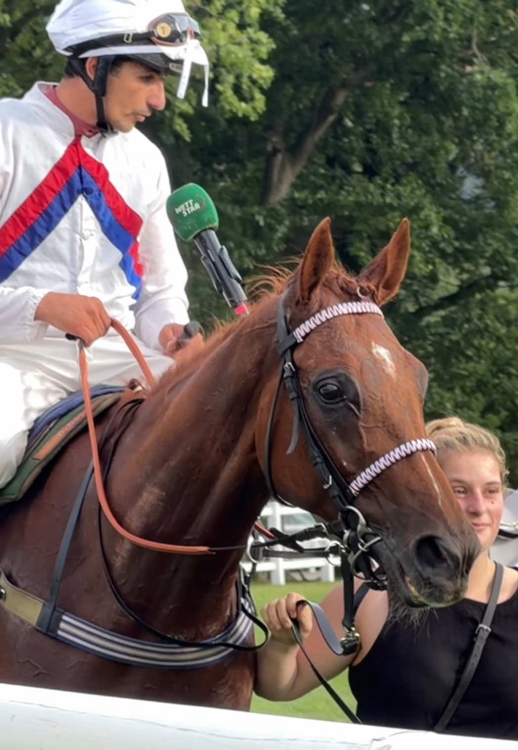 @Laura | German Horseracing