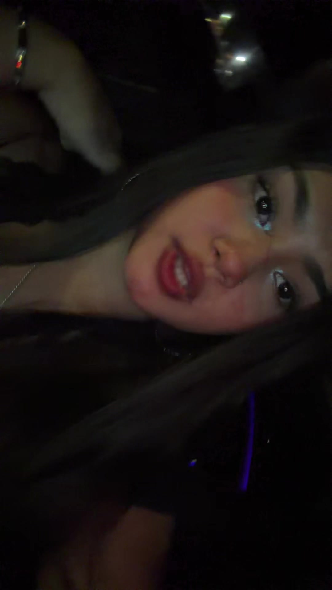 @AnnieFlores