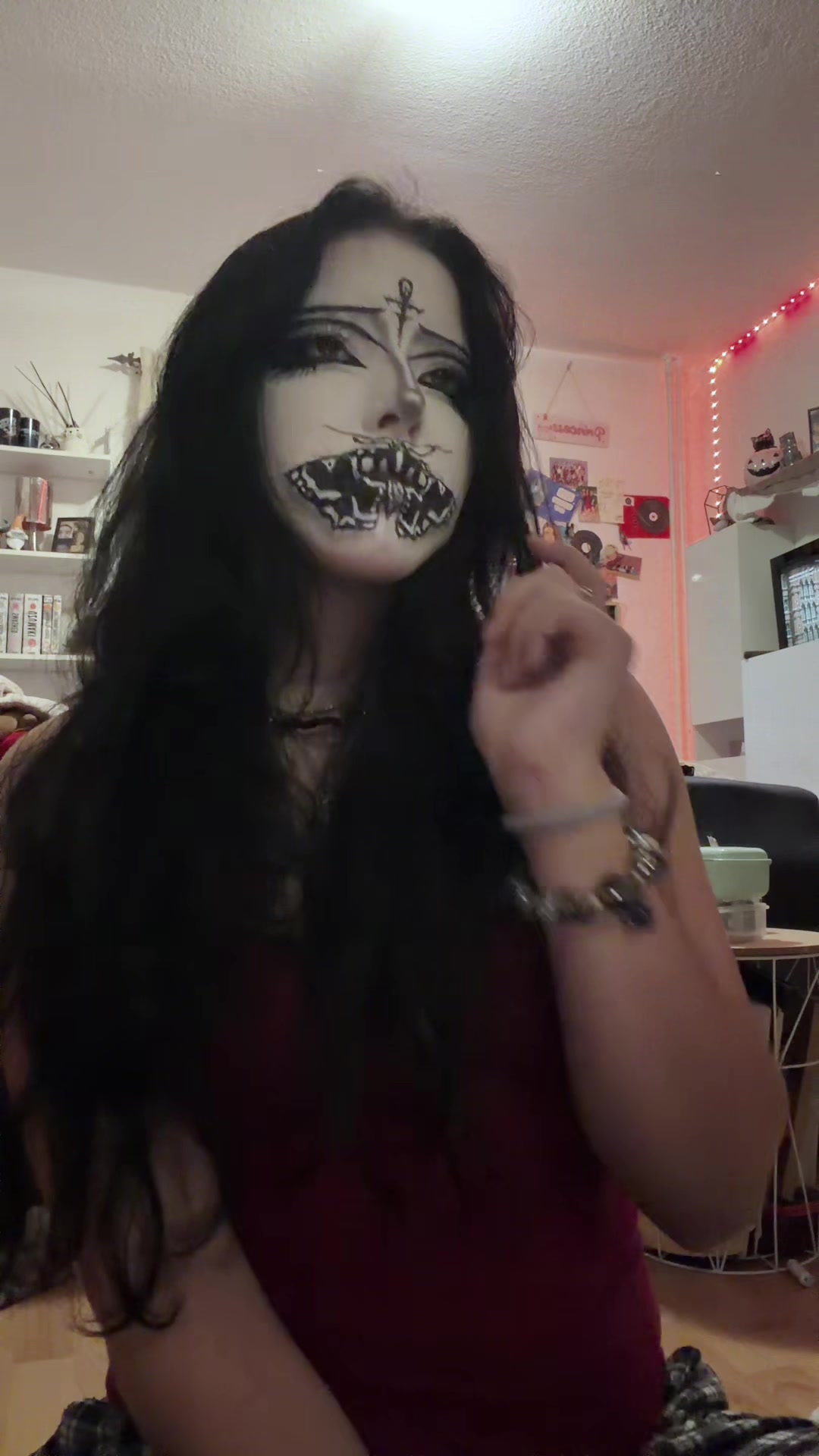 @[⛓️🕸️emily🕸️⛓️]