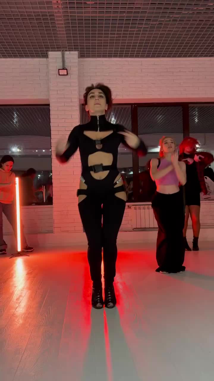@Alyonochka