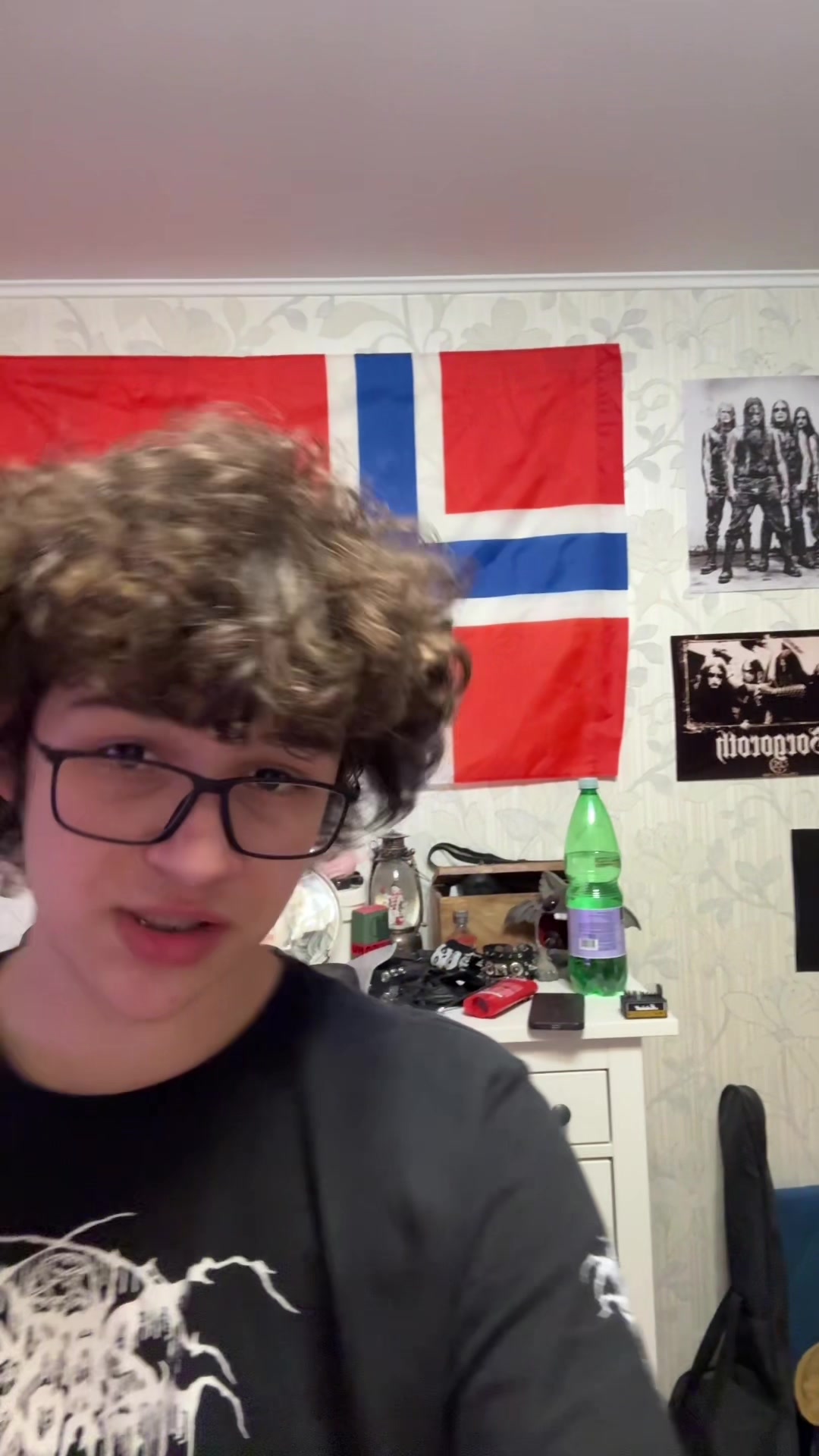 @[🎸|🇳🇴] подушкич&sup3;⁷ [🇸🇪|💿]