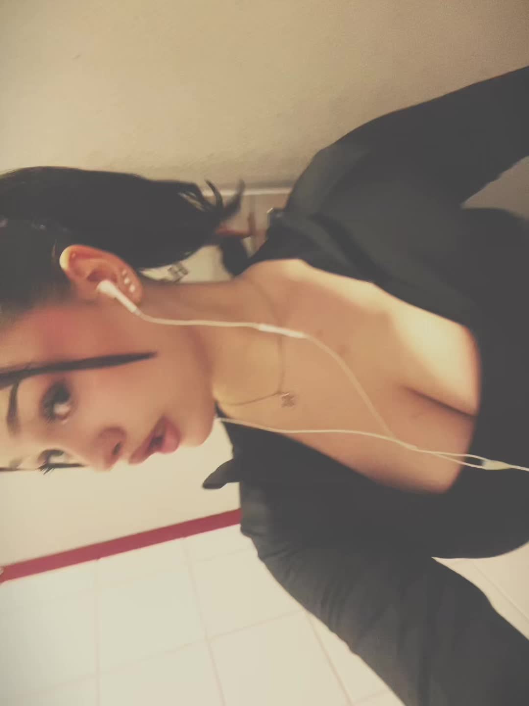 @𝐣𝐚𝐧𝐚