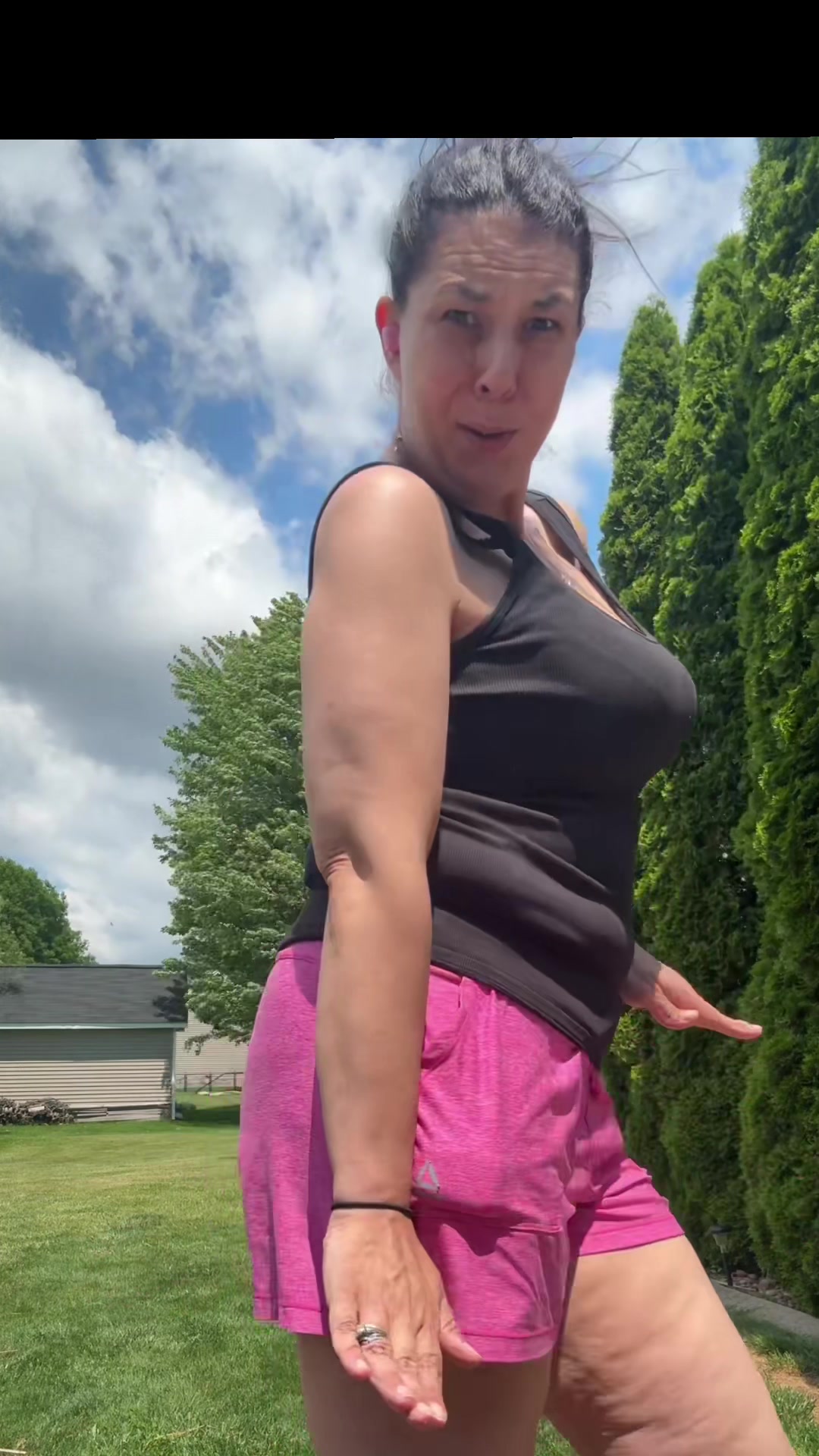 @MomTobin