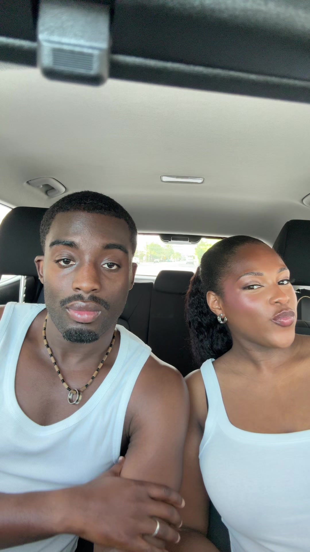 @🧑🏿&zwj;🦱👧🏾