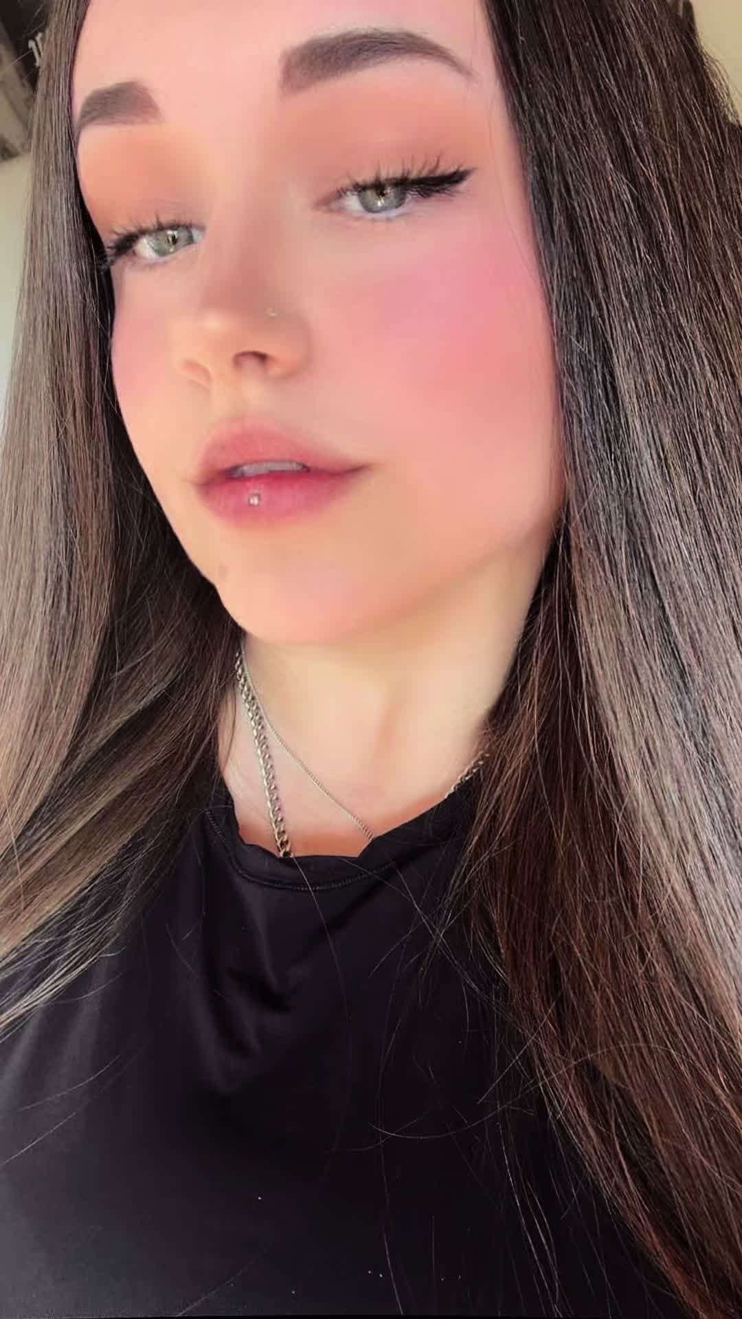 @Seline