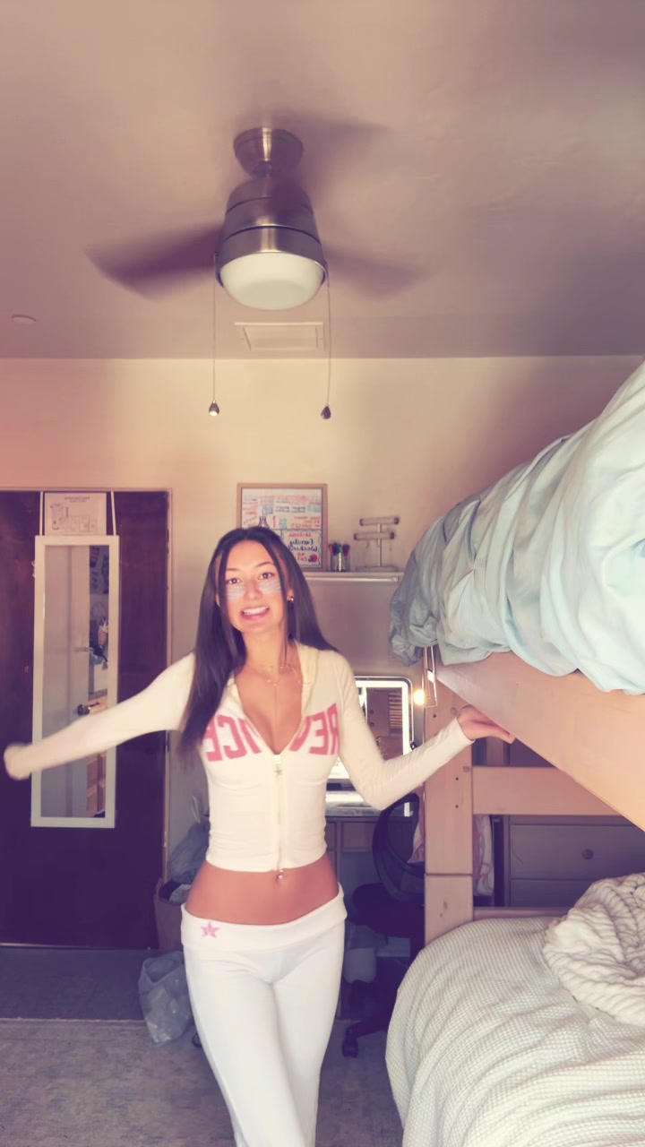 @Bella