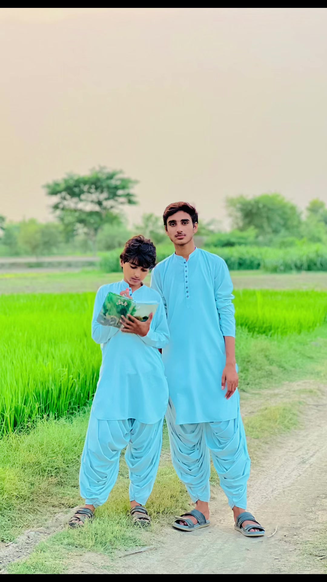 @Hum 2 bhai