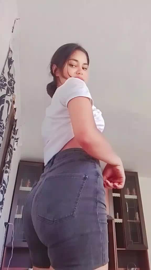 @Adriana Ela ๐๐ซฃ♥๏ธ