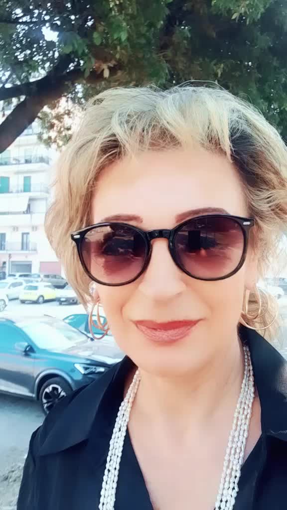 @GIULLIA FATA DE LA IA IASI