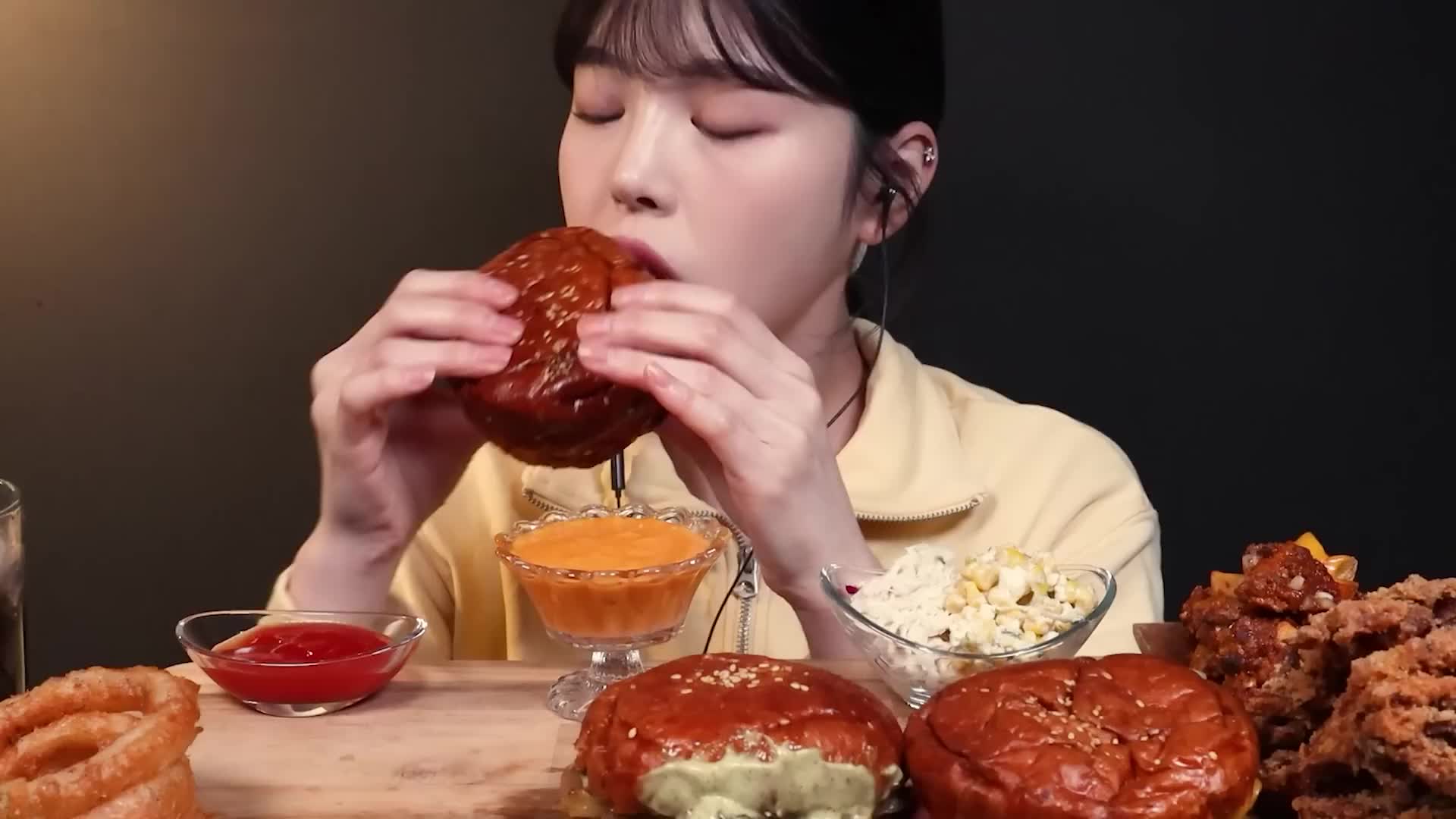 @ASMR J