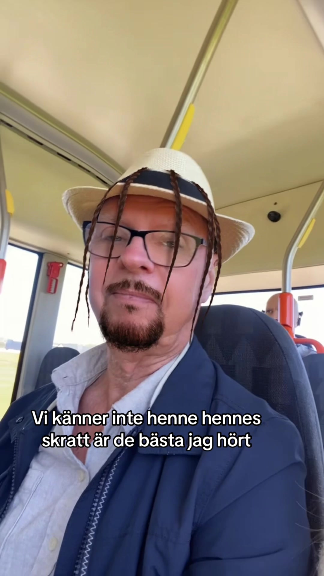 @ella hansson