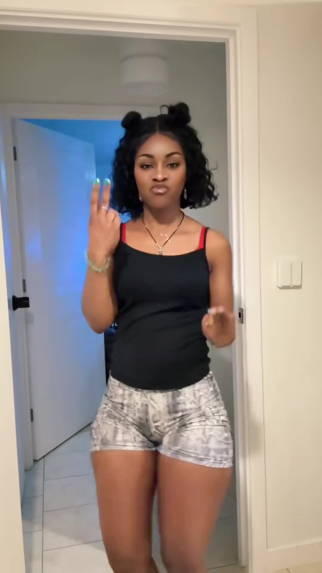 @devanhendrick