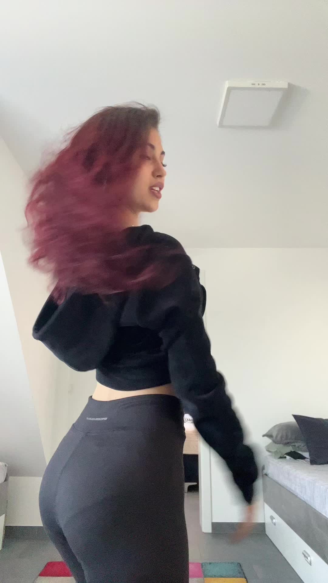 @𝒮‘