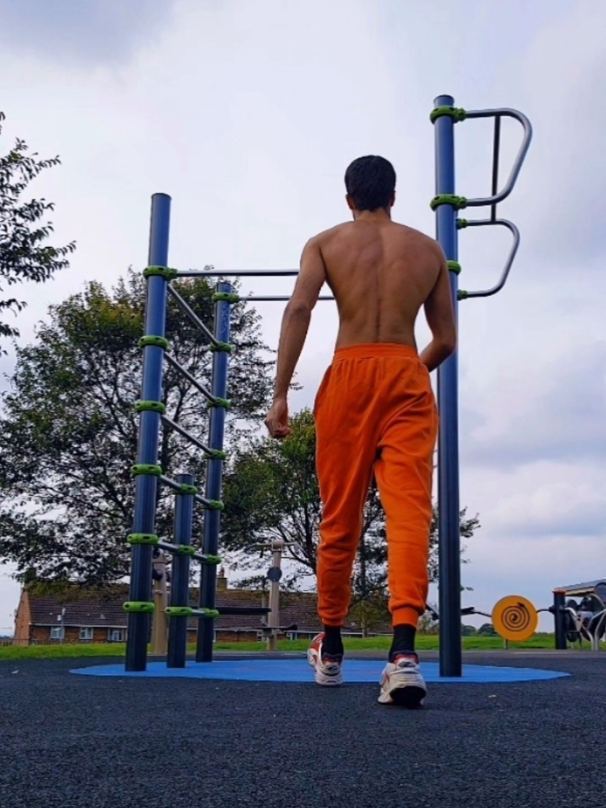 @hoodedcalisthenics