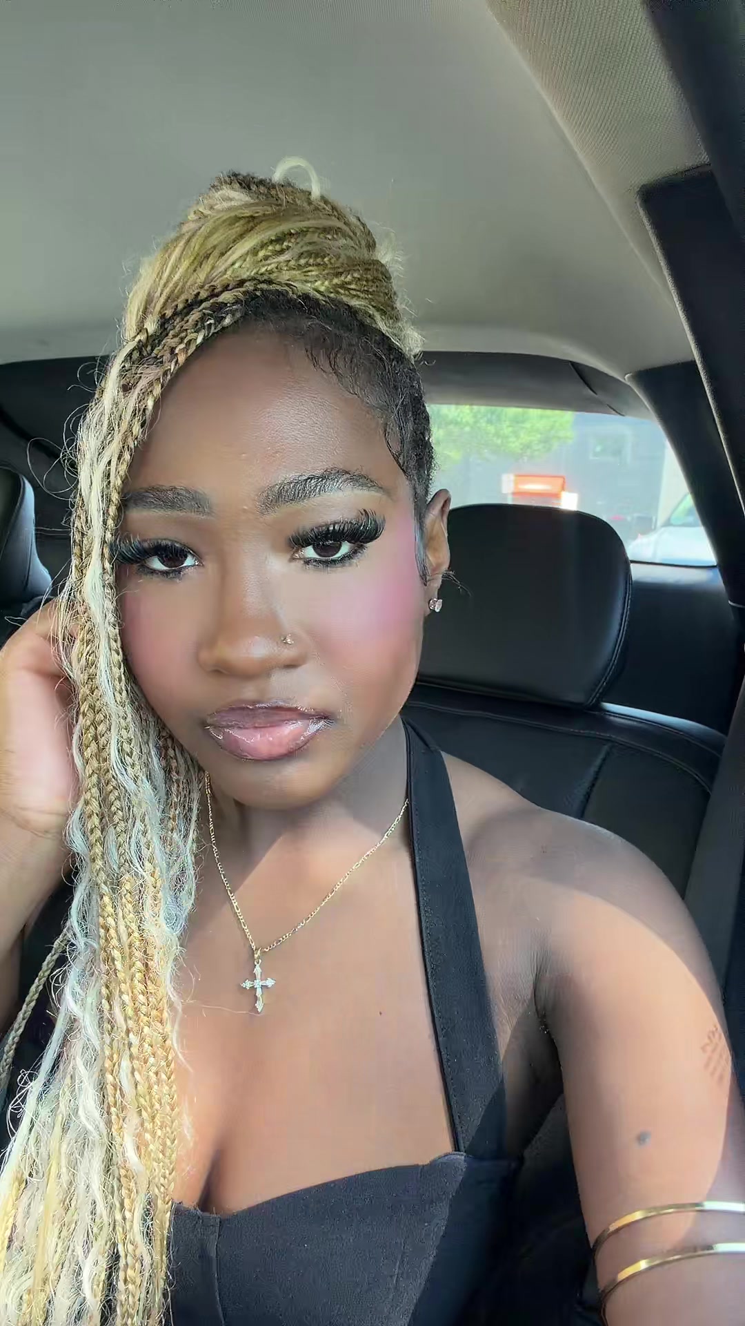 @Queenariiiberryyy🍓