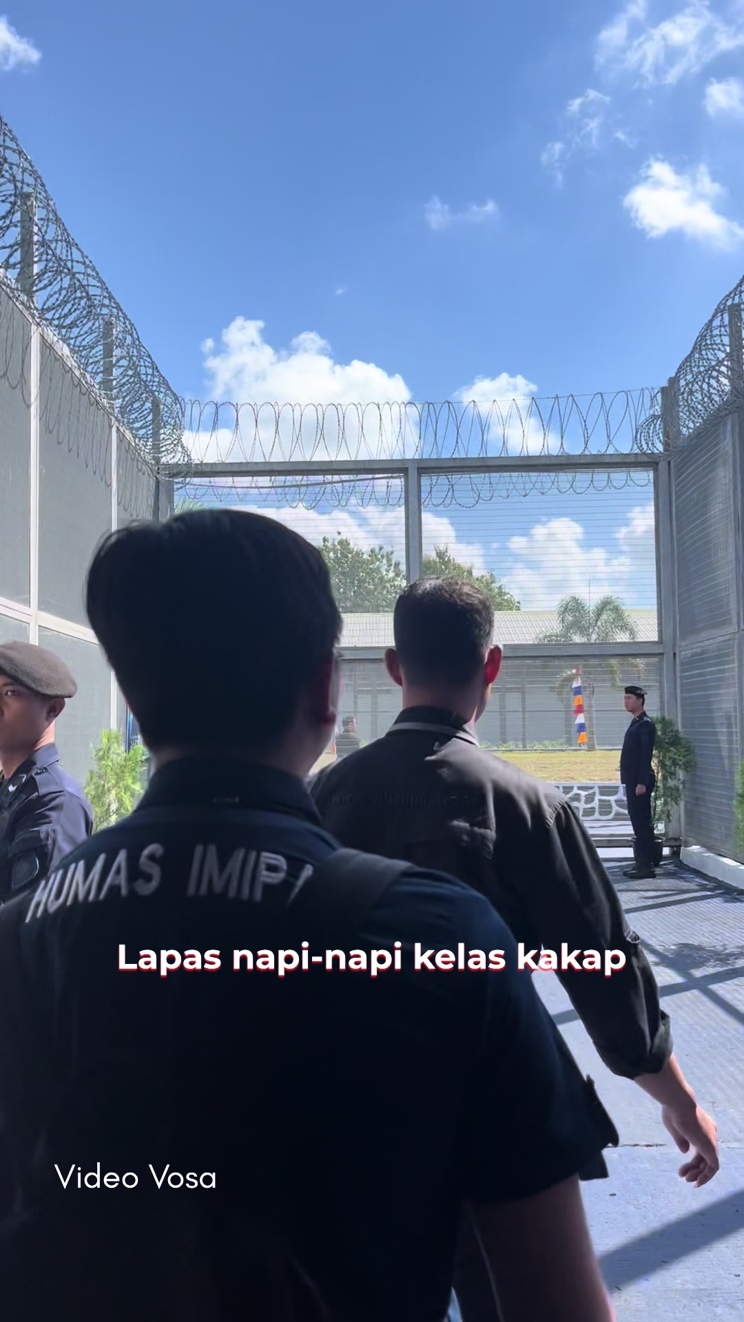 @Tri Vosa Febiola Ginting