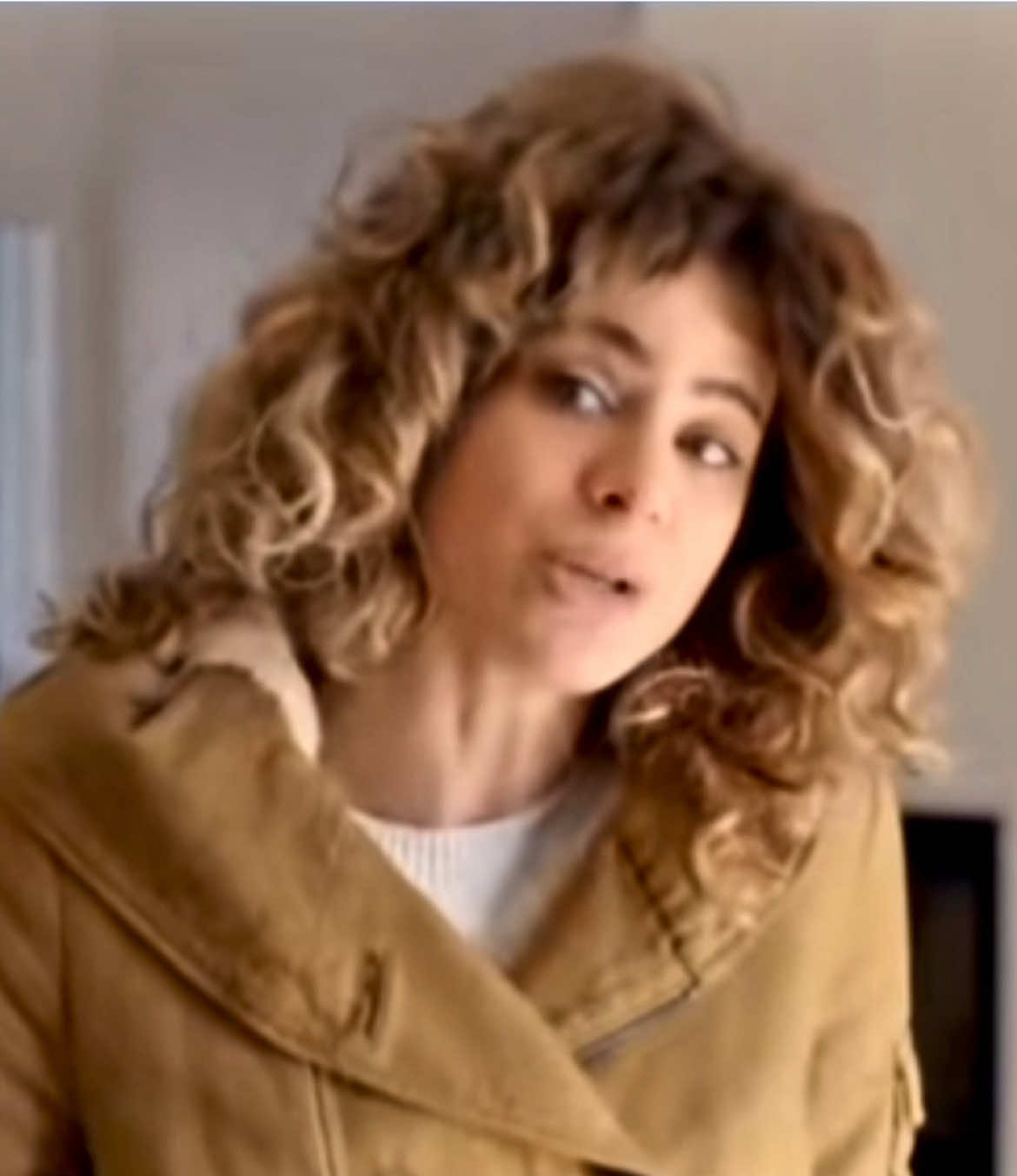 @Debora Muscoso actress
