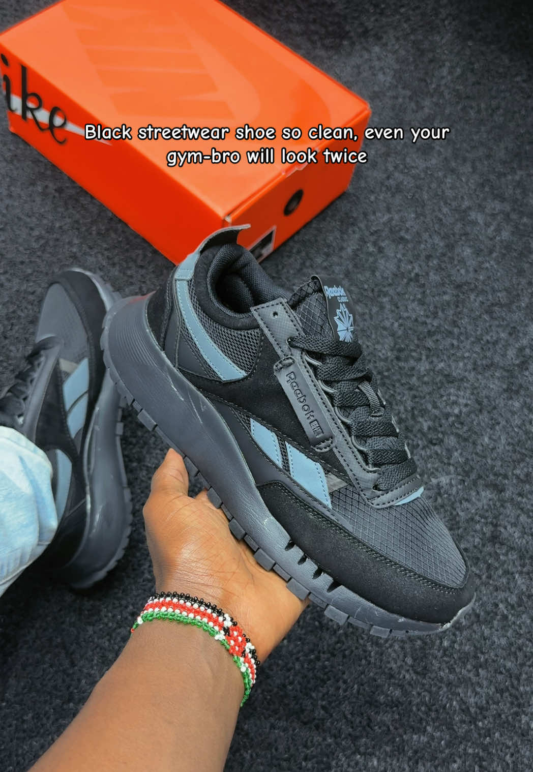@NAIROBI SNEAKERS™️