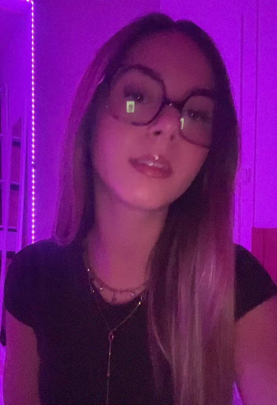 @𝑨𝑵𝑨𝑰𝑺 🍸