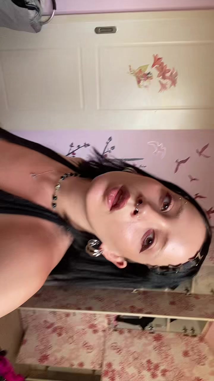 @argyrenia_