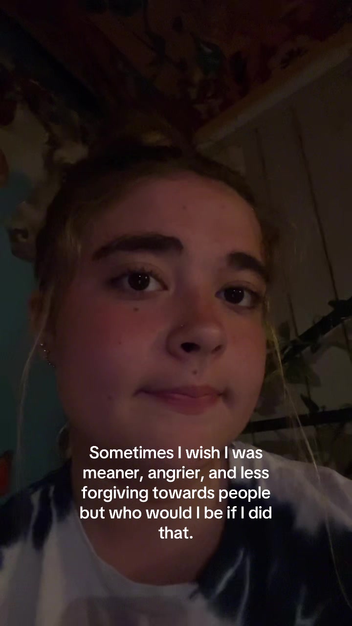 @👻