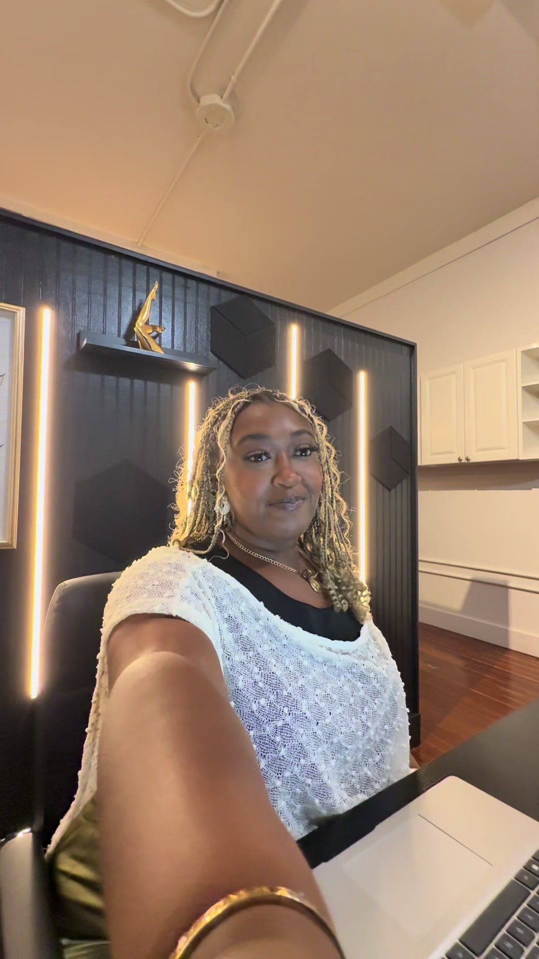 @thecurvydy | fl creator