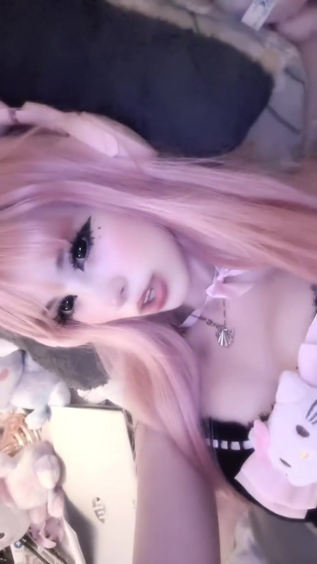 @M⋆୨♡୧⋆