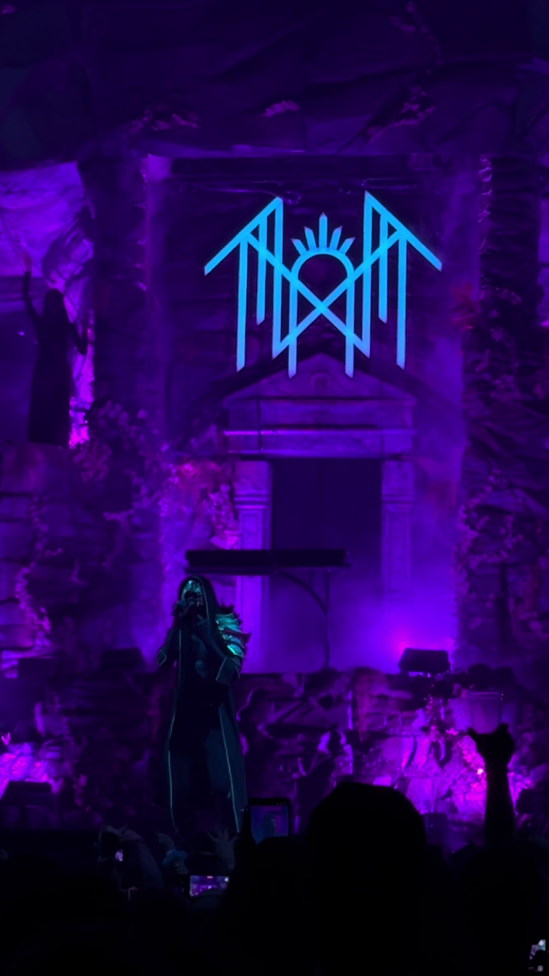 @𝔖𝔥𝔢𝔩𝔟𝔶 🗡️📚✨