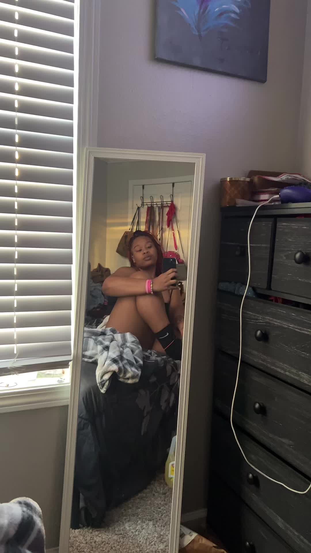 @TeezymfnB