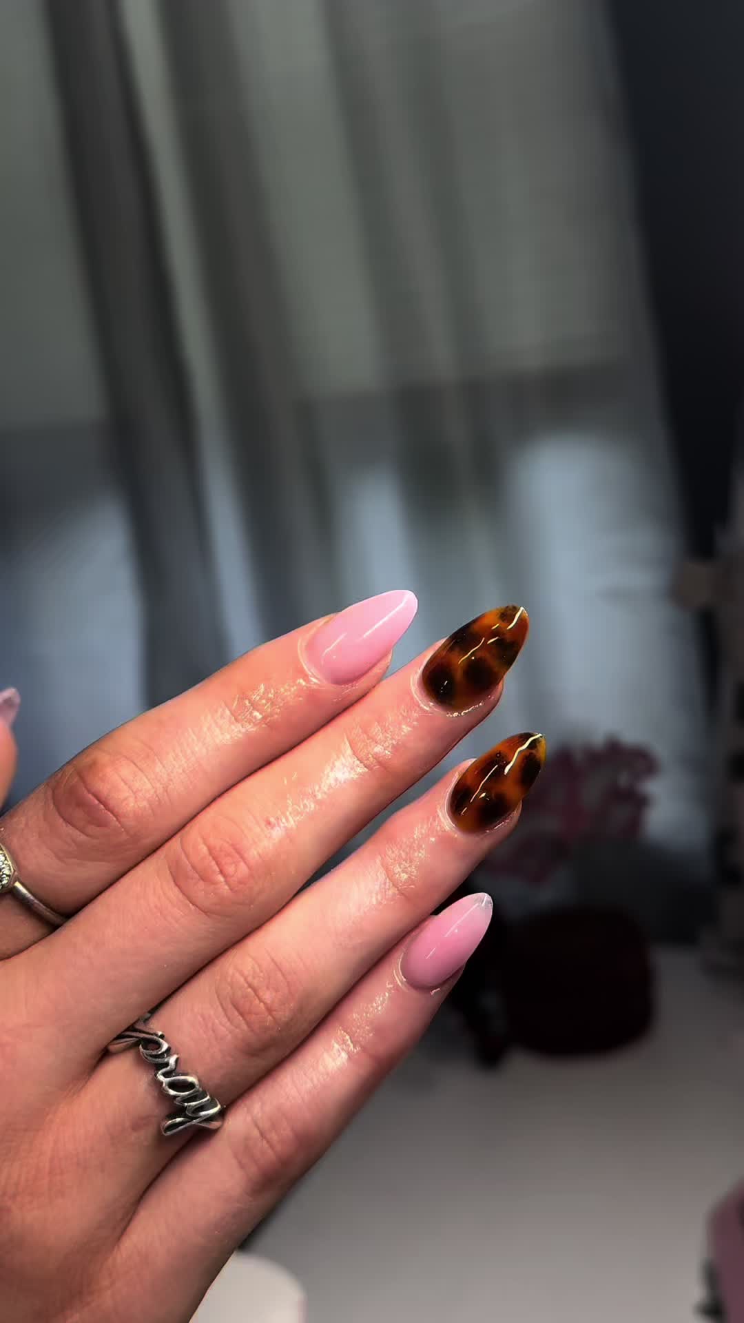 @_baddienailsxo