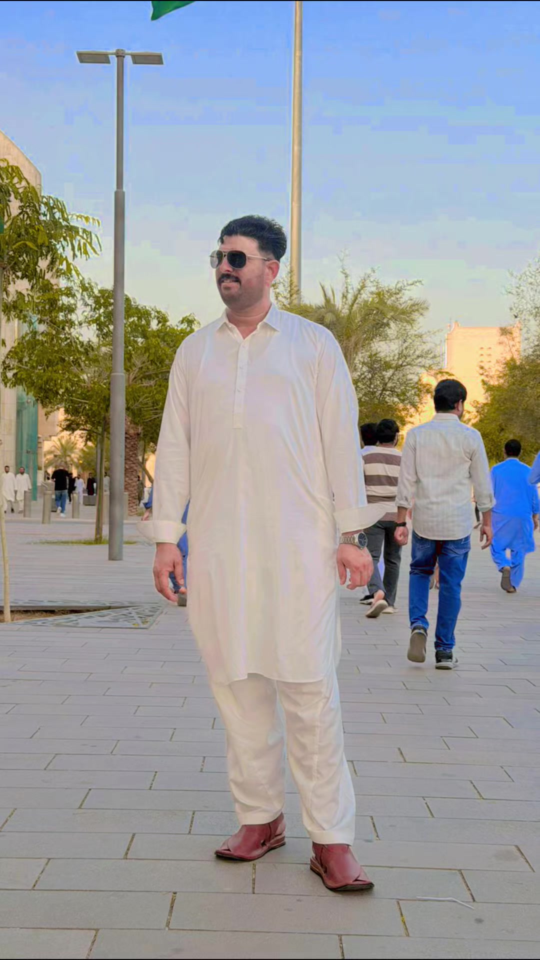 @حاجی مغل 10000