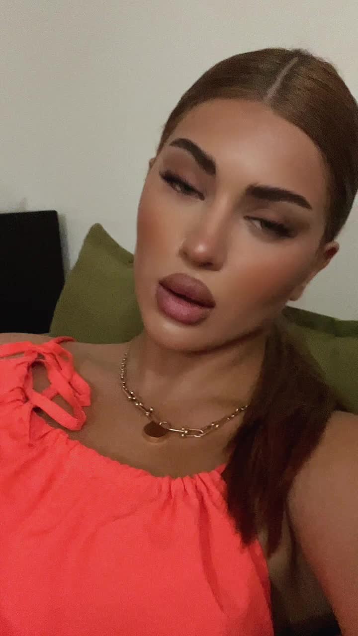 @adrina_heydarii
