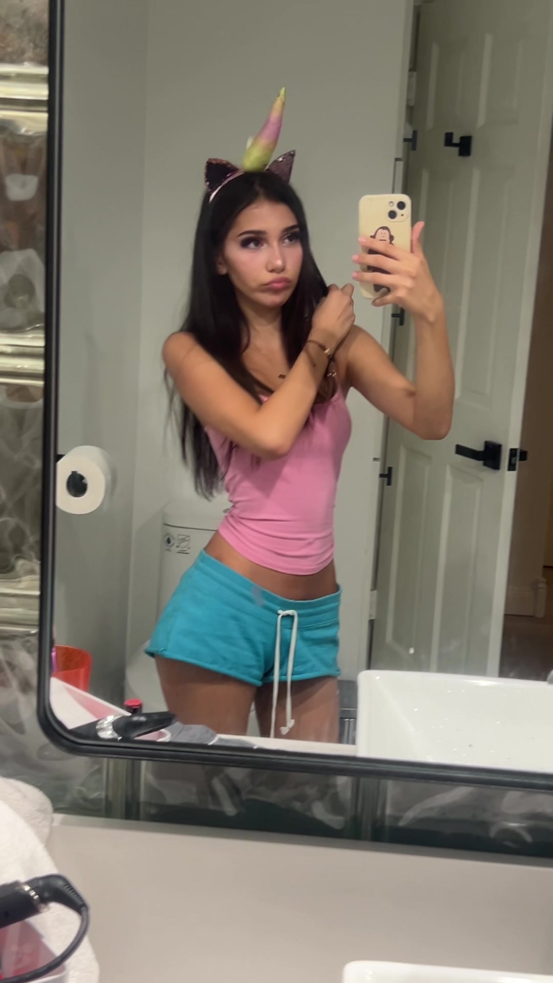 @2alyssx