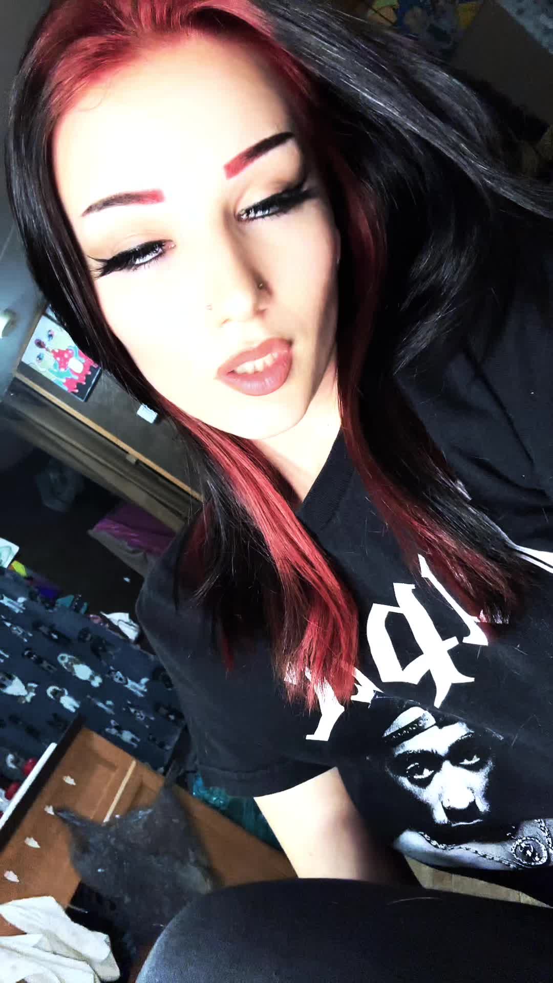 @_izzy_メ૦