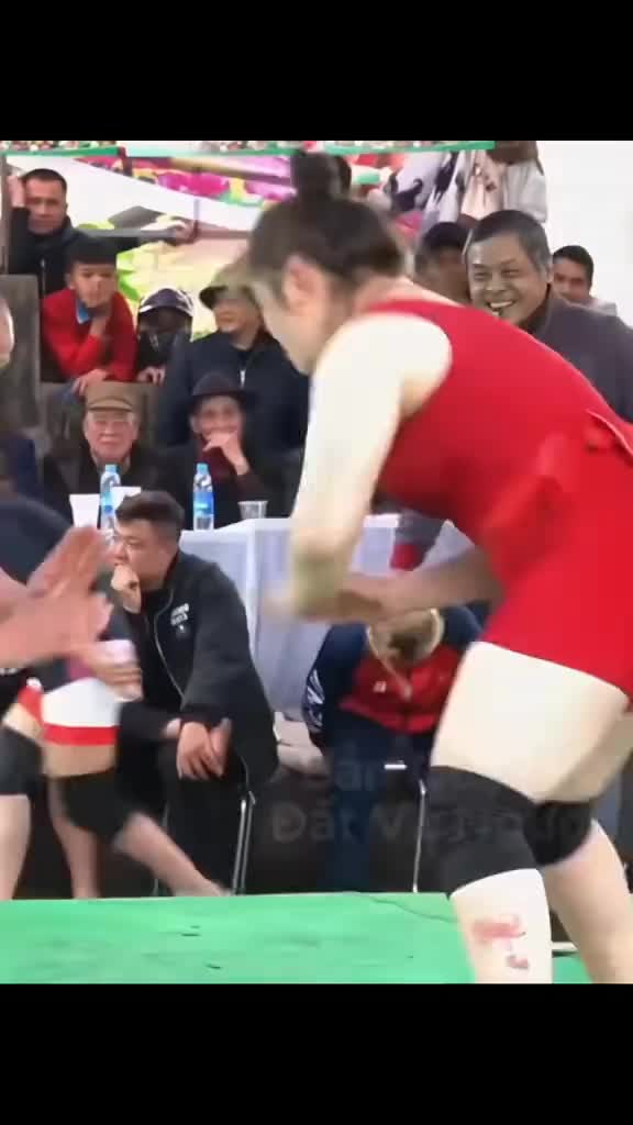 @Girls fight