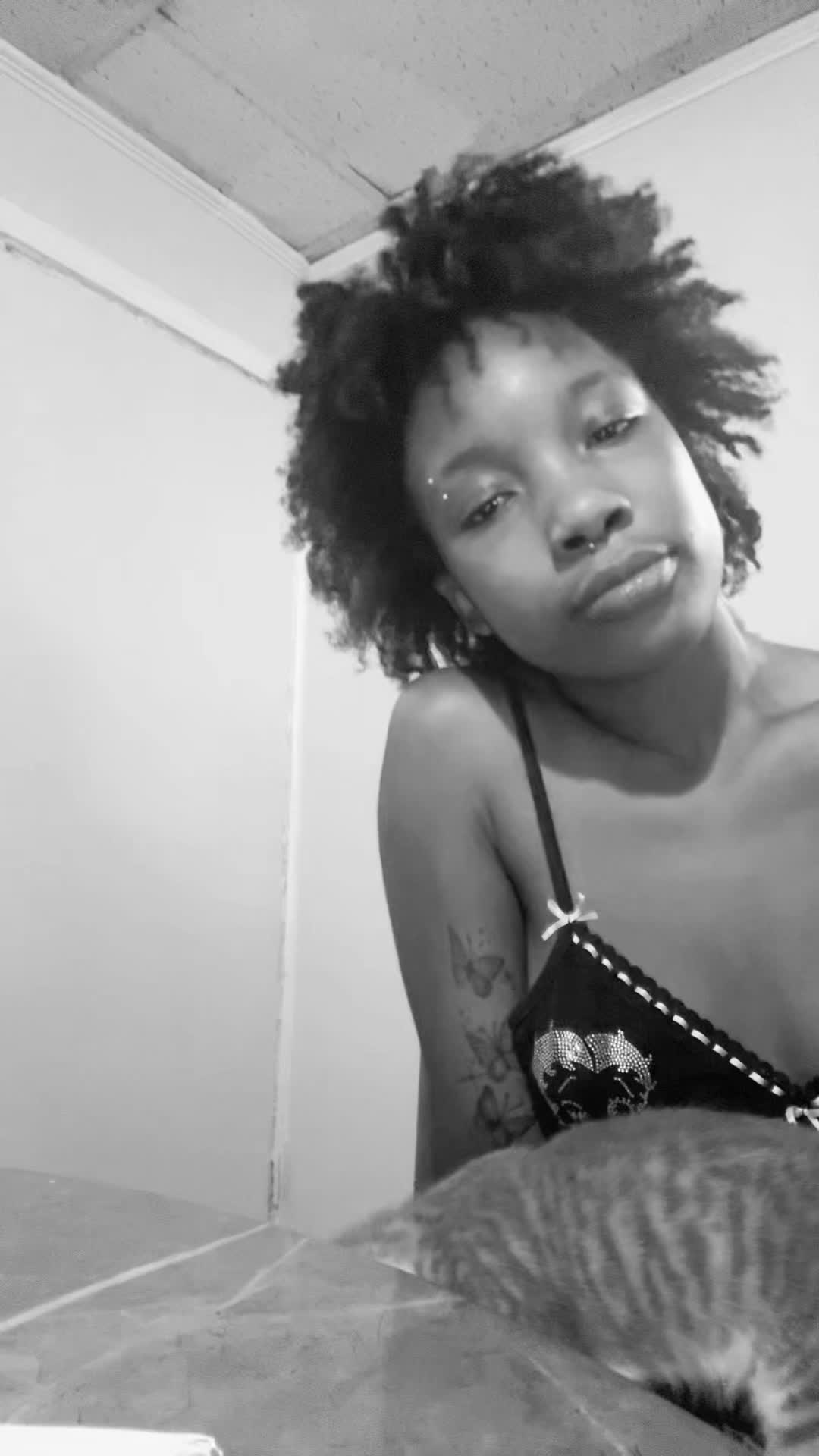 @nia