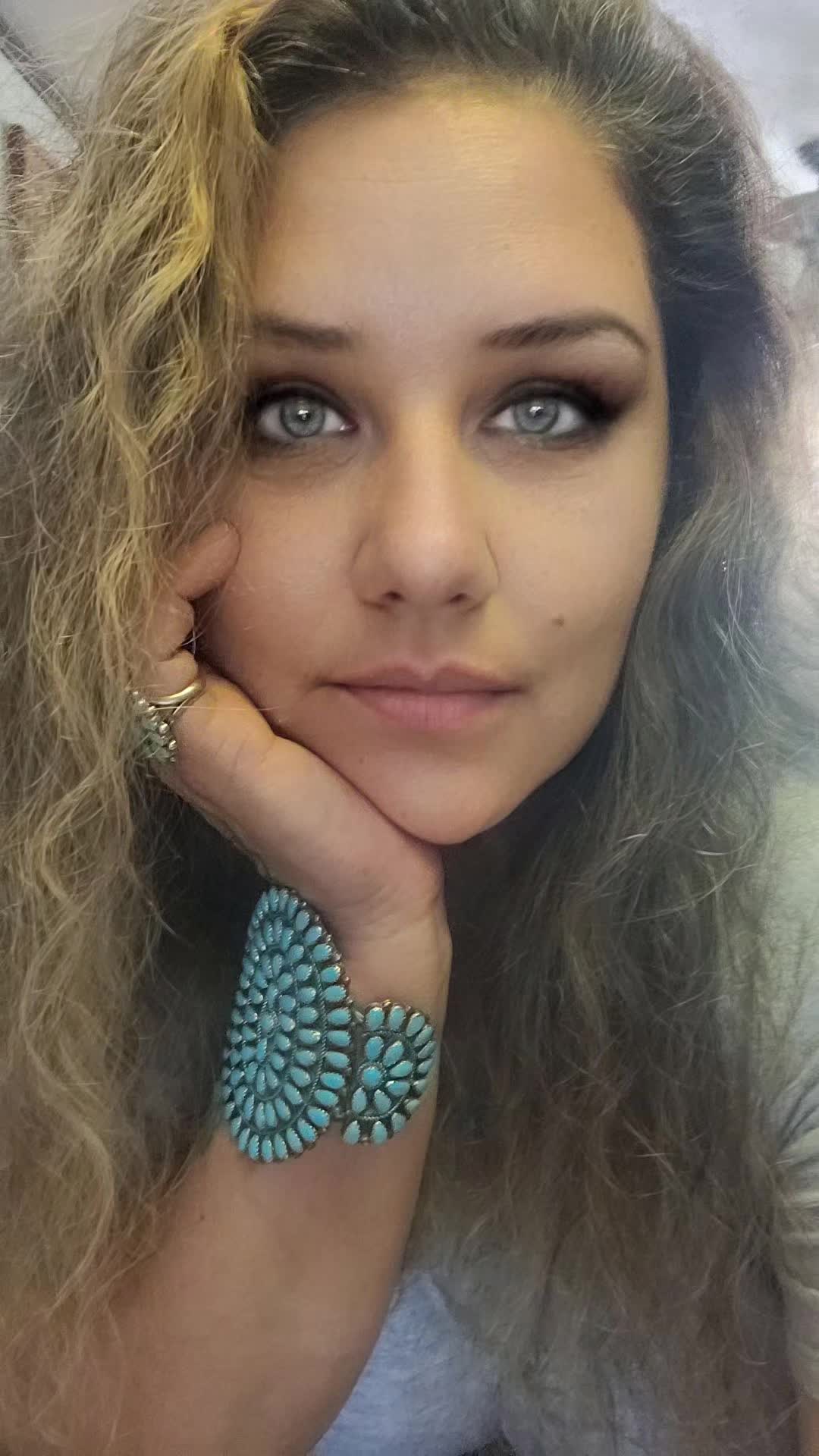 @SoniaBlue72