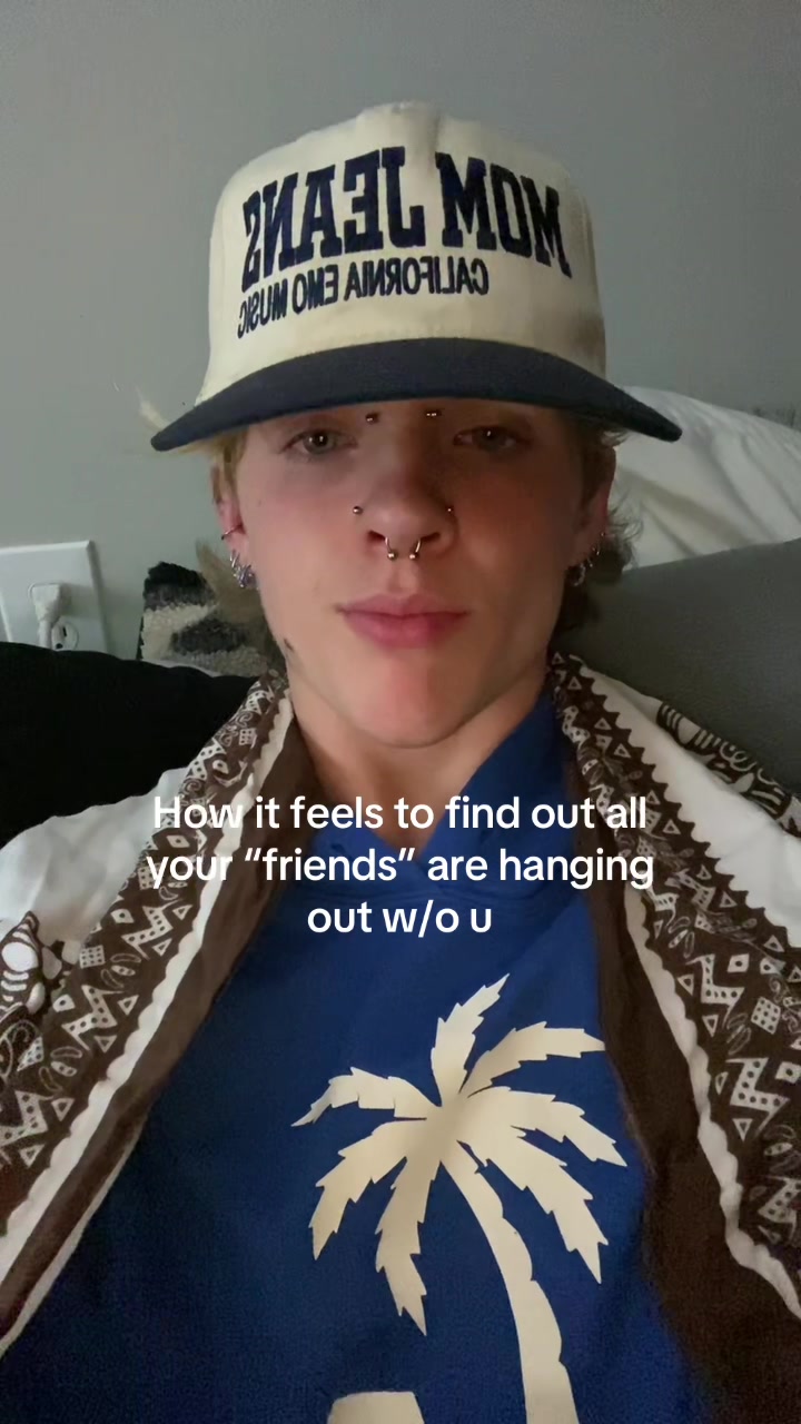@Kanyunar ☮️