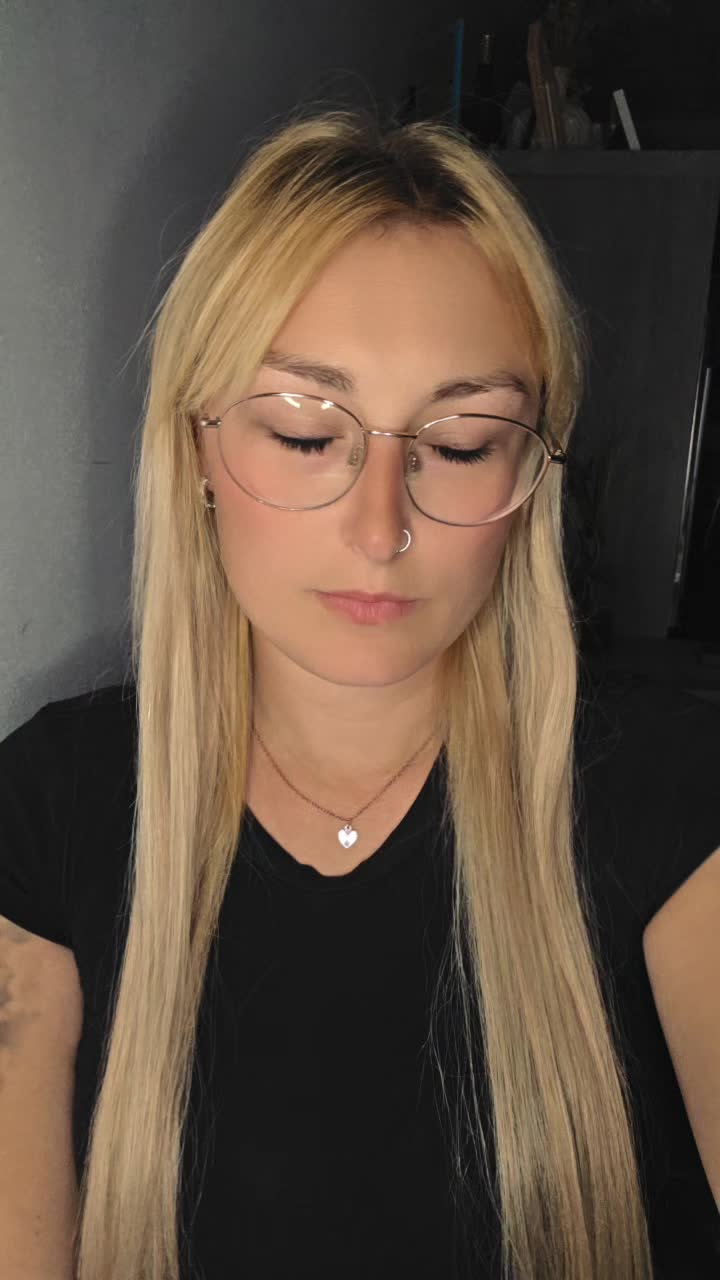 @♡꧁๓เгเ꧂♡