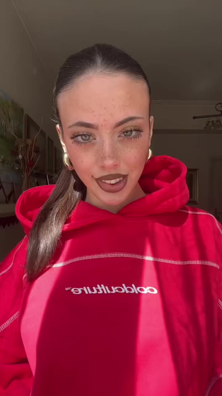 @claudia