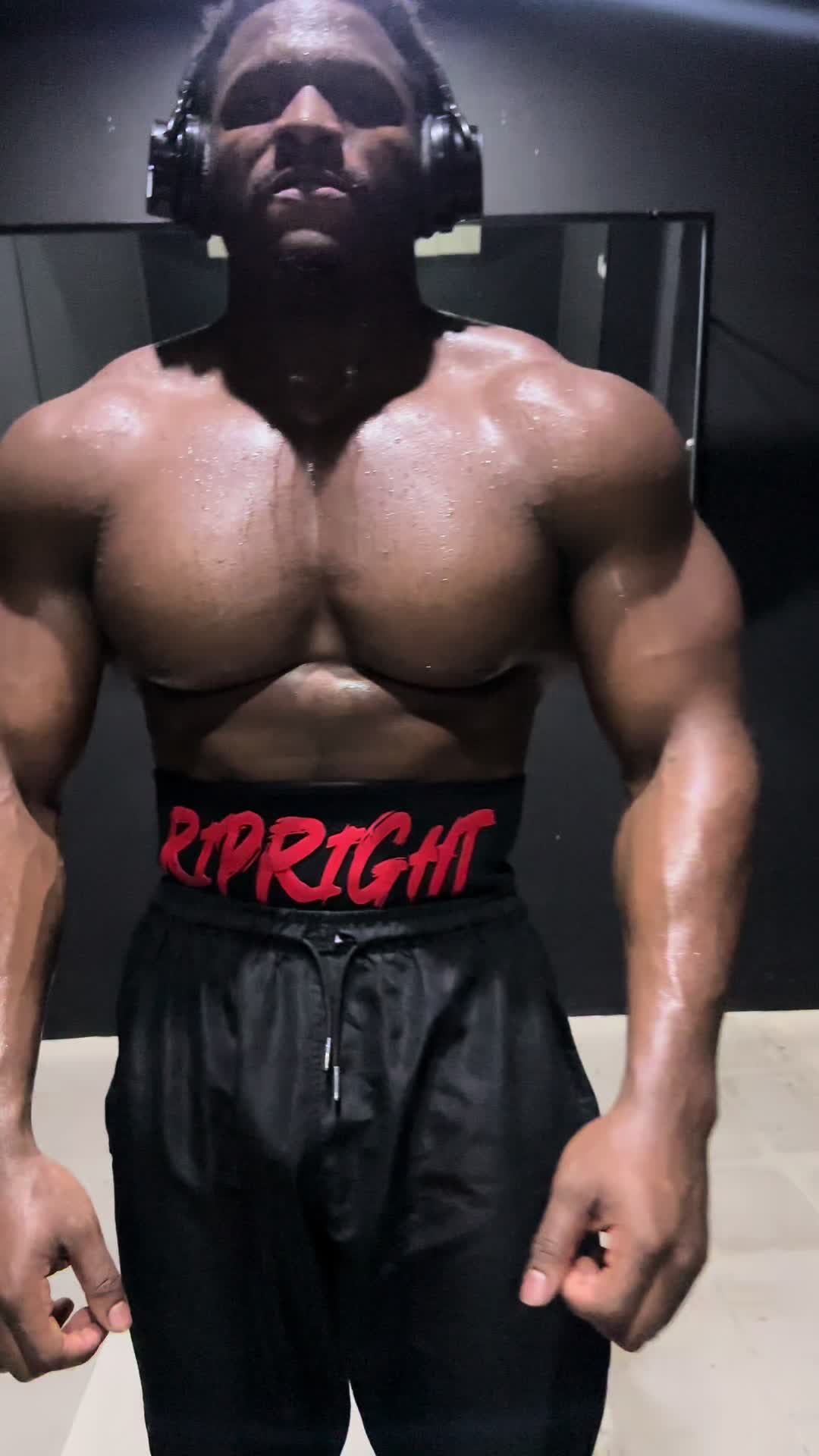 @Muscleboii