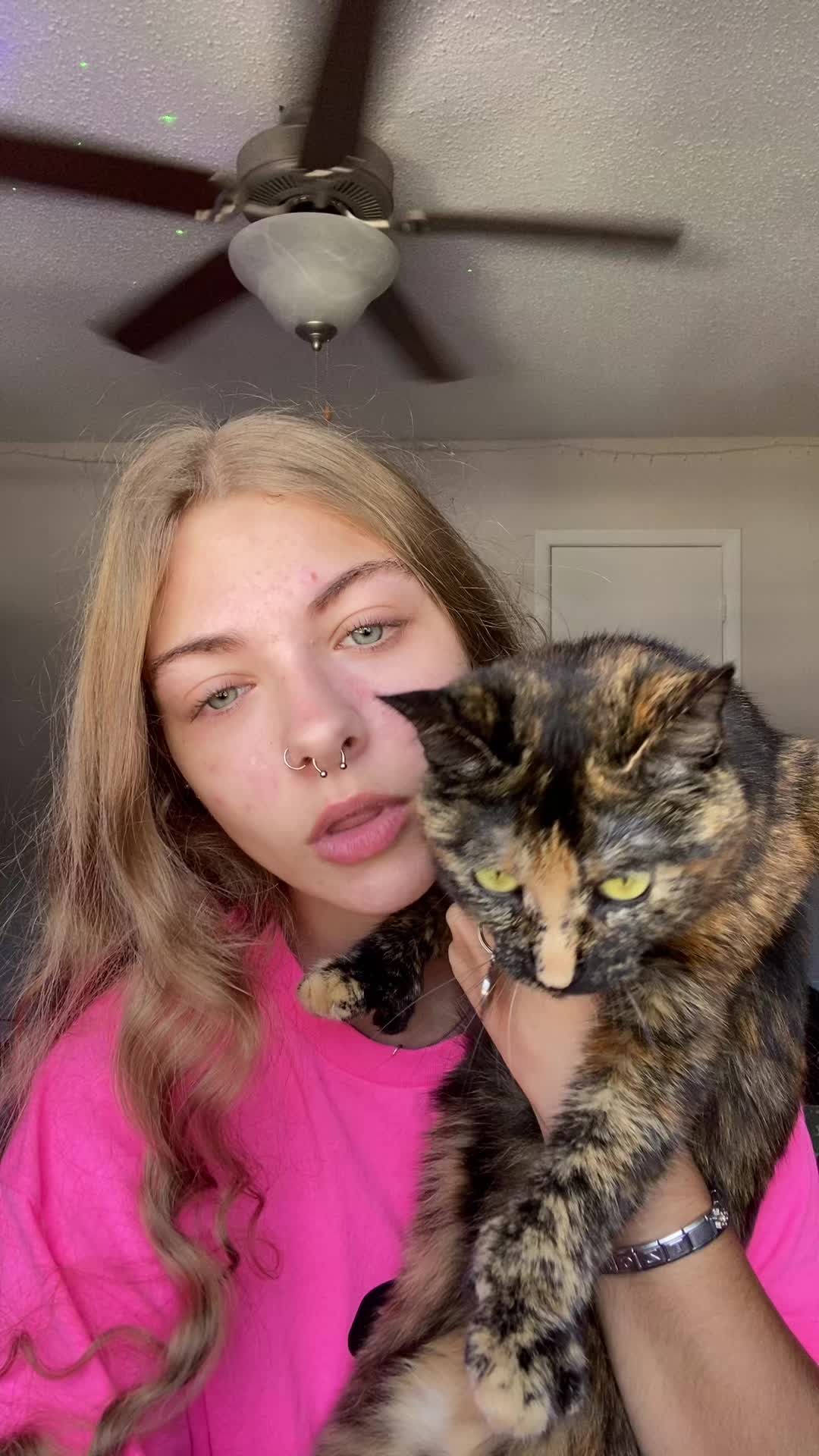@tzofia
