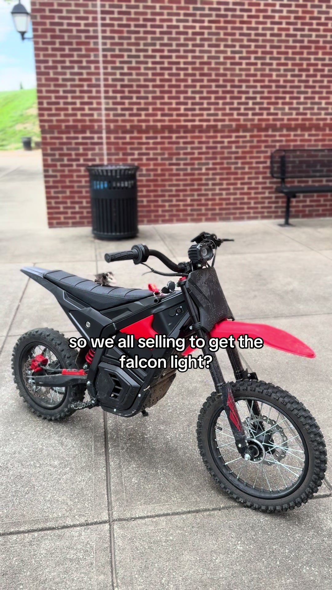 @𝑡𝑟𝑎𝑐𝑒🧌